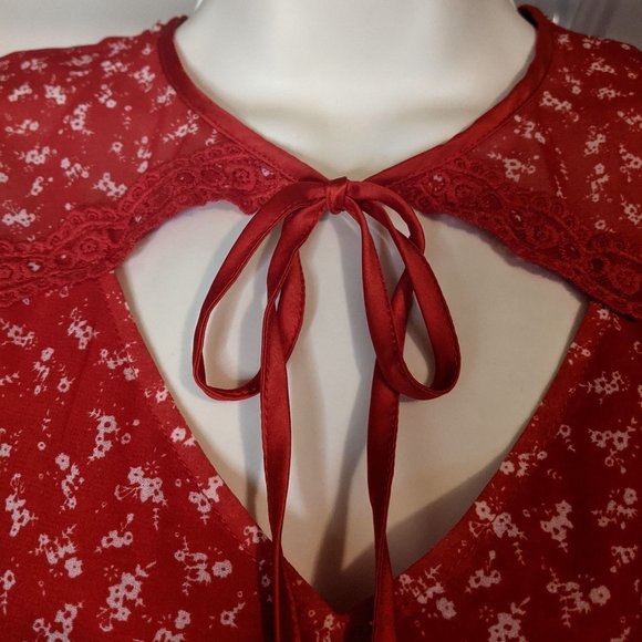 H&M Red and White Floral Print Dress with Ribbon Neck Tie - Picture 4 of 6